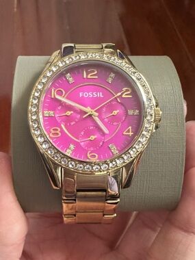 Fossil Gold-Tone Womens Riley Watch with Vibrant Pink Dial and Crystal Bezel
